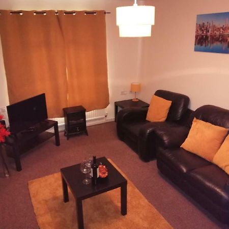 Villa Fearnhead House Warrington Esterno foto