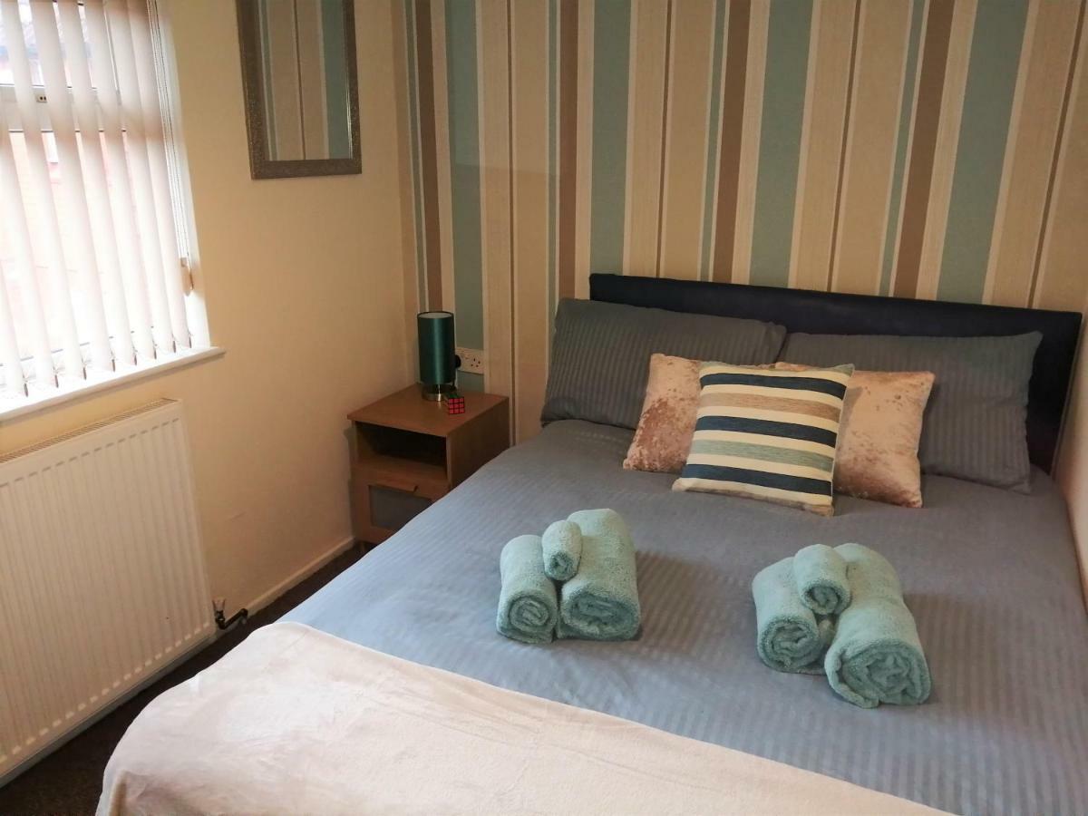 Villa Fearnhead House Warrington Esterno foto