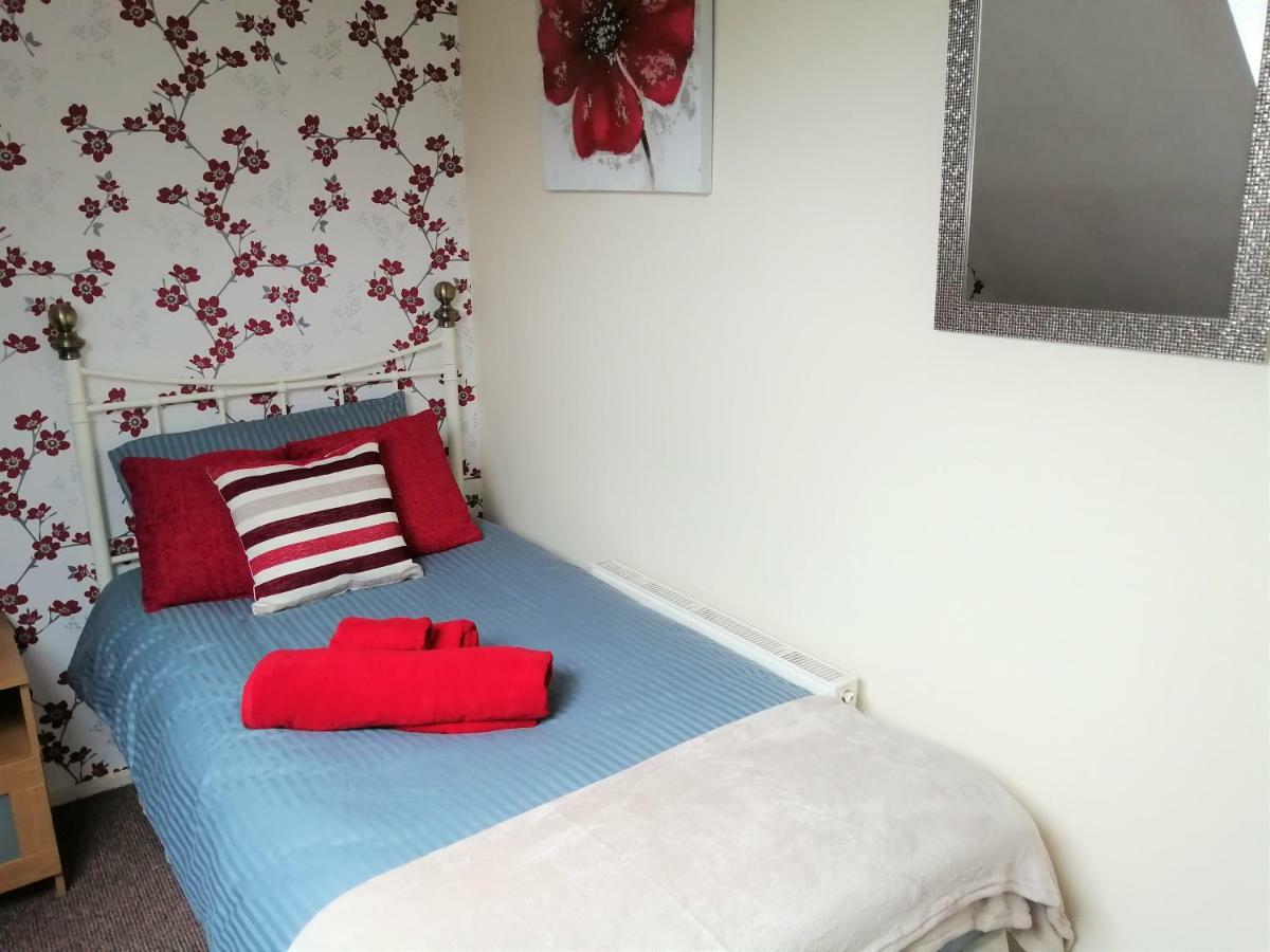 Villa Fearnhead House Warrington Esterno foto